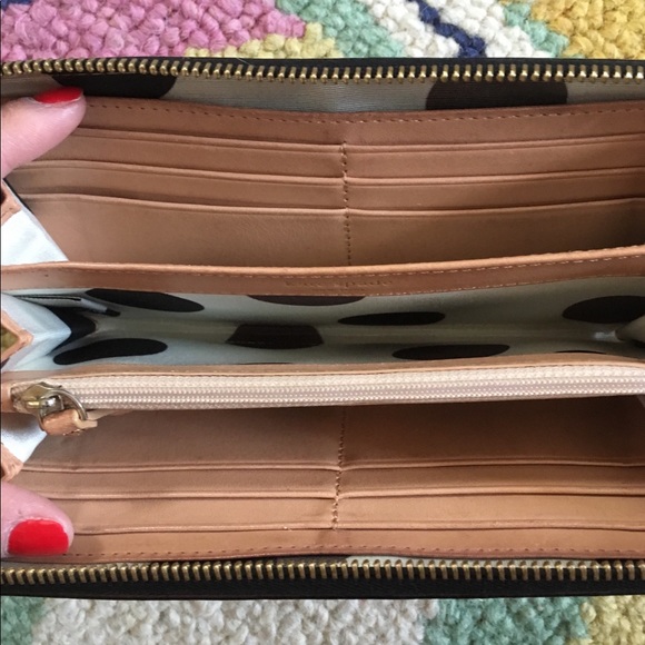 Black patent Kate Spade wallet ♠️ - Picture 6 of 6